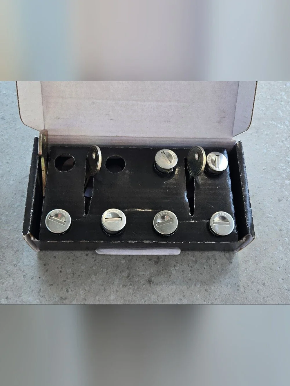 Thule Lock And Key System- 6 Total  With Keys